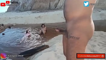 visitei praia de nudismo encontrei duas gatas fazendo exercicios peladas tranzei pra caralho