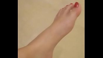 my girlfriend throws ice-cream on her feet